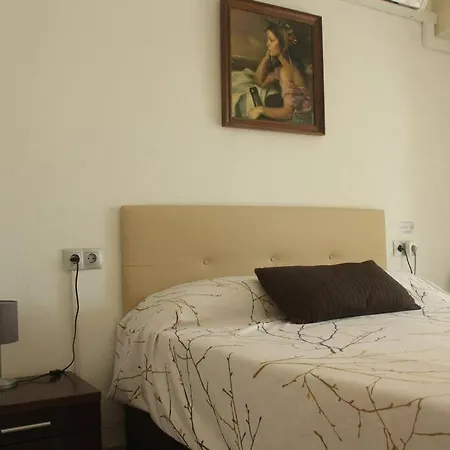Deluxe Center Pool Фуэнхирола